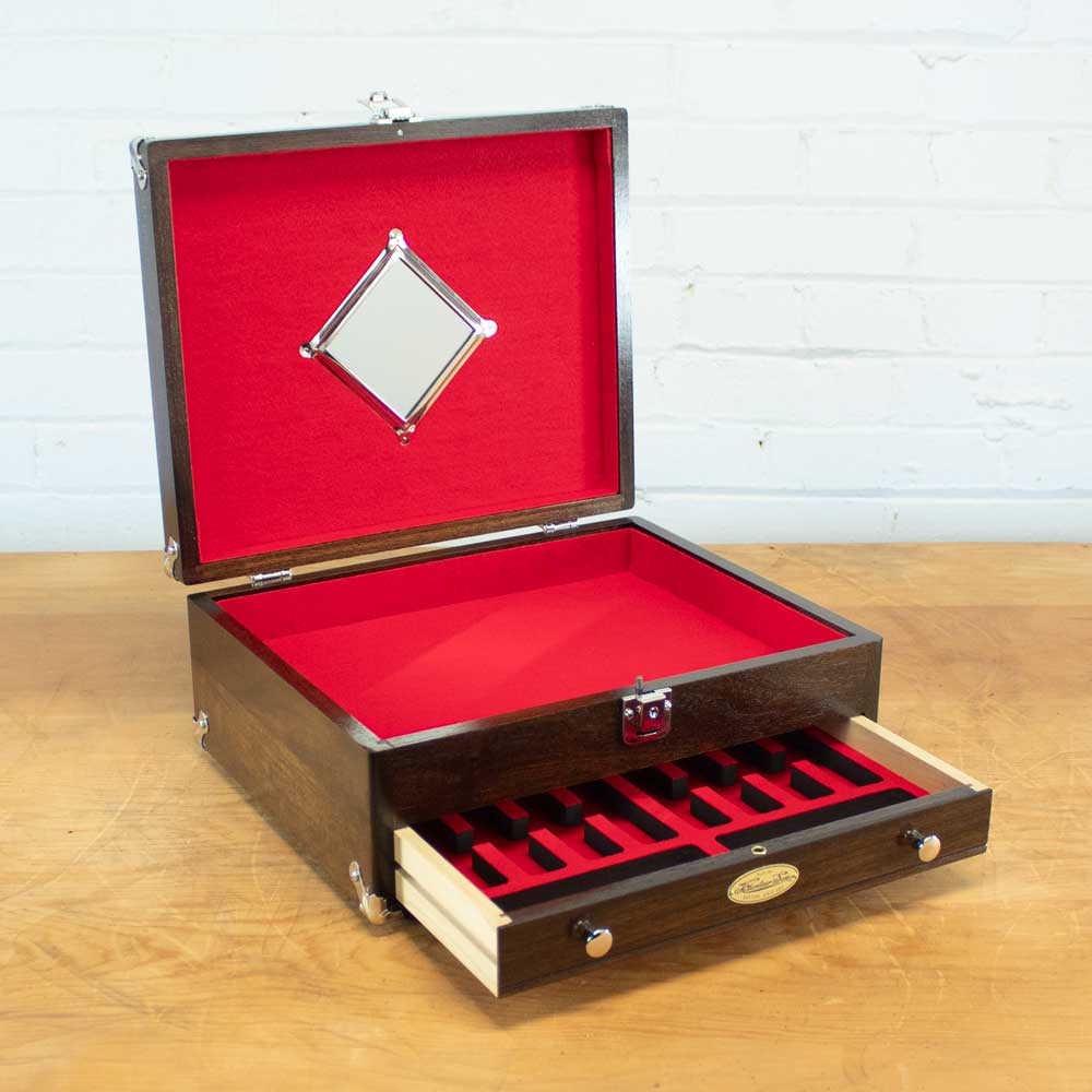 1401 Dark Walnut Open with Red Felt 1401 Dark Walnut Open with Red Felt